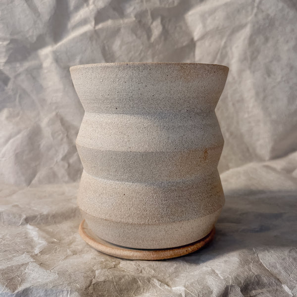 6" Angled Creme Planter with Saucer and Drainage